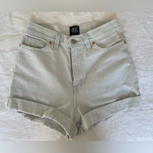 BDG Mom High Rise Shorts - Size 25